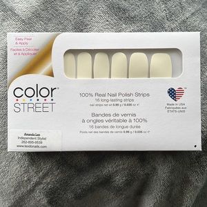 Color Street - Swiss and Tell